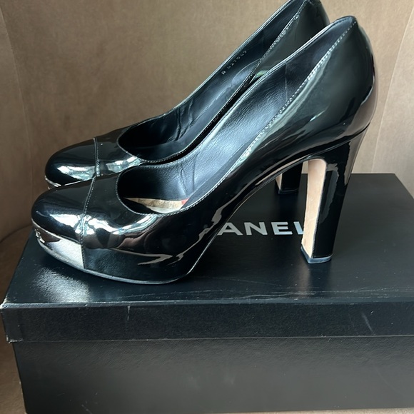 Chanel Black Patent Platform Pumps Size 40 - Picture 1 of 9
